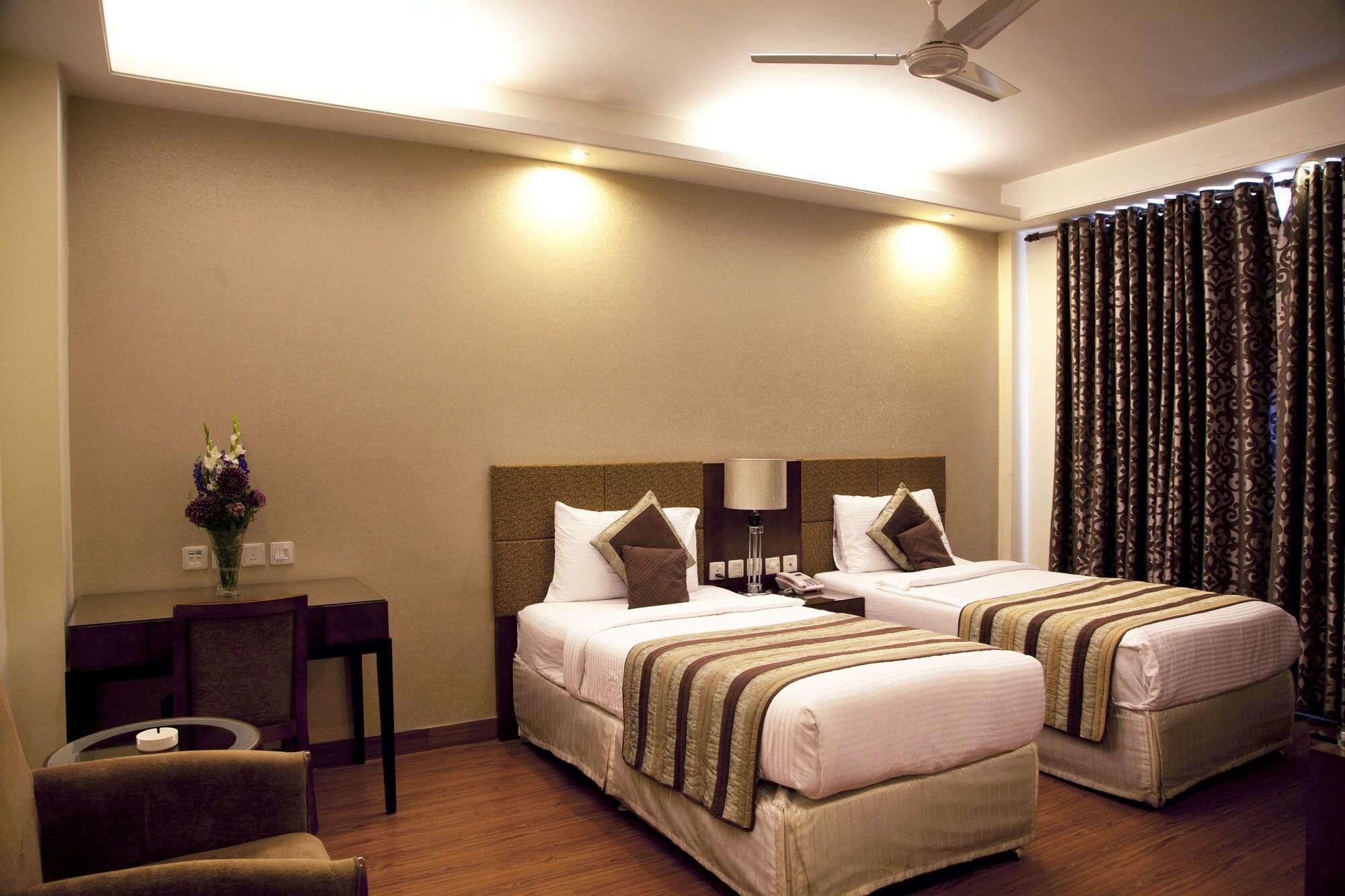 Alpina Hotels & Suites New Delhi Exterior foto