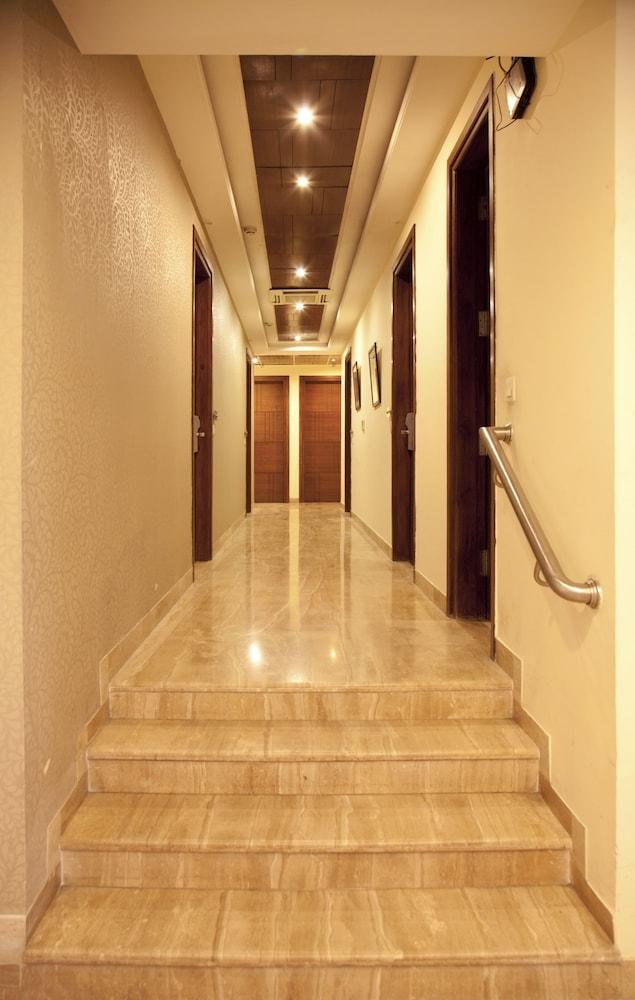 Alpina Hotels & Suites New Delhi Exterior foto