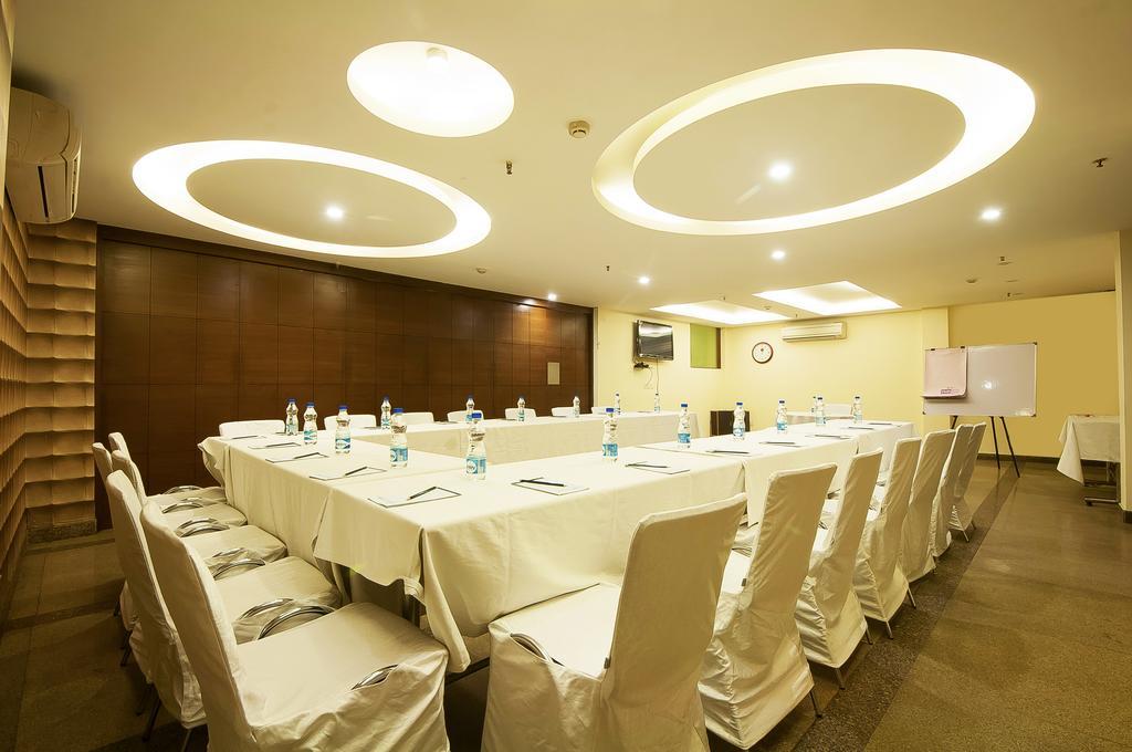 Alpina Hotels & Suites New Delhi Exterior foto