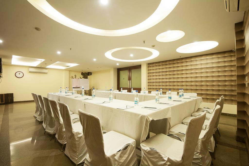 Alpina Hotels & Suites New Delhi Exterior foto