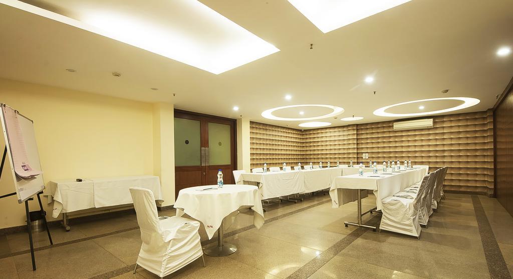 Alpina Hotels & Suites New Delhi Exterior foto