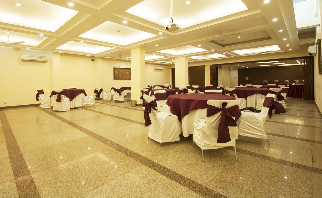 Alpina Hotels & Suites New Delhi Exterior foto