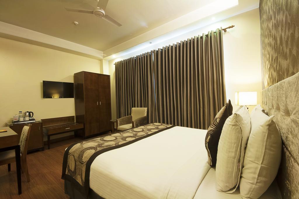 Alpina Hotels & Suites New Delhi Exterior foto