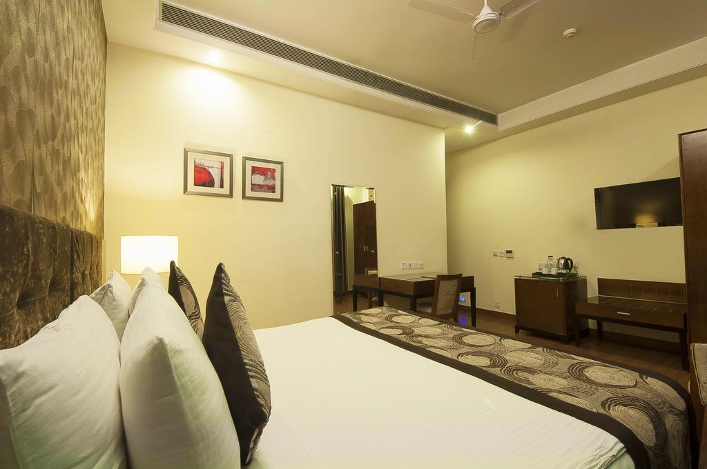 Alpina Hotels & Suites New Delhi Exterior foto