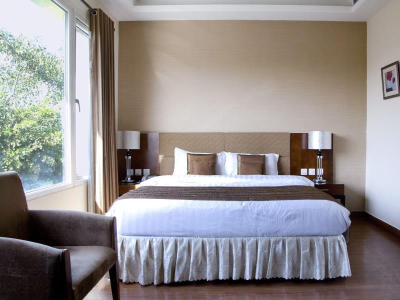 Alpina Hotels & Suites New Delhi Exterior foto