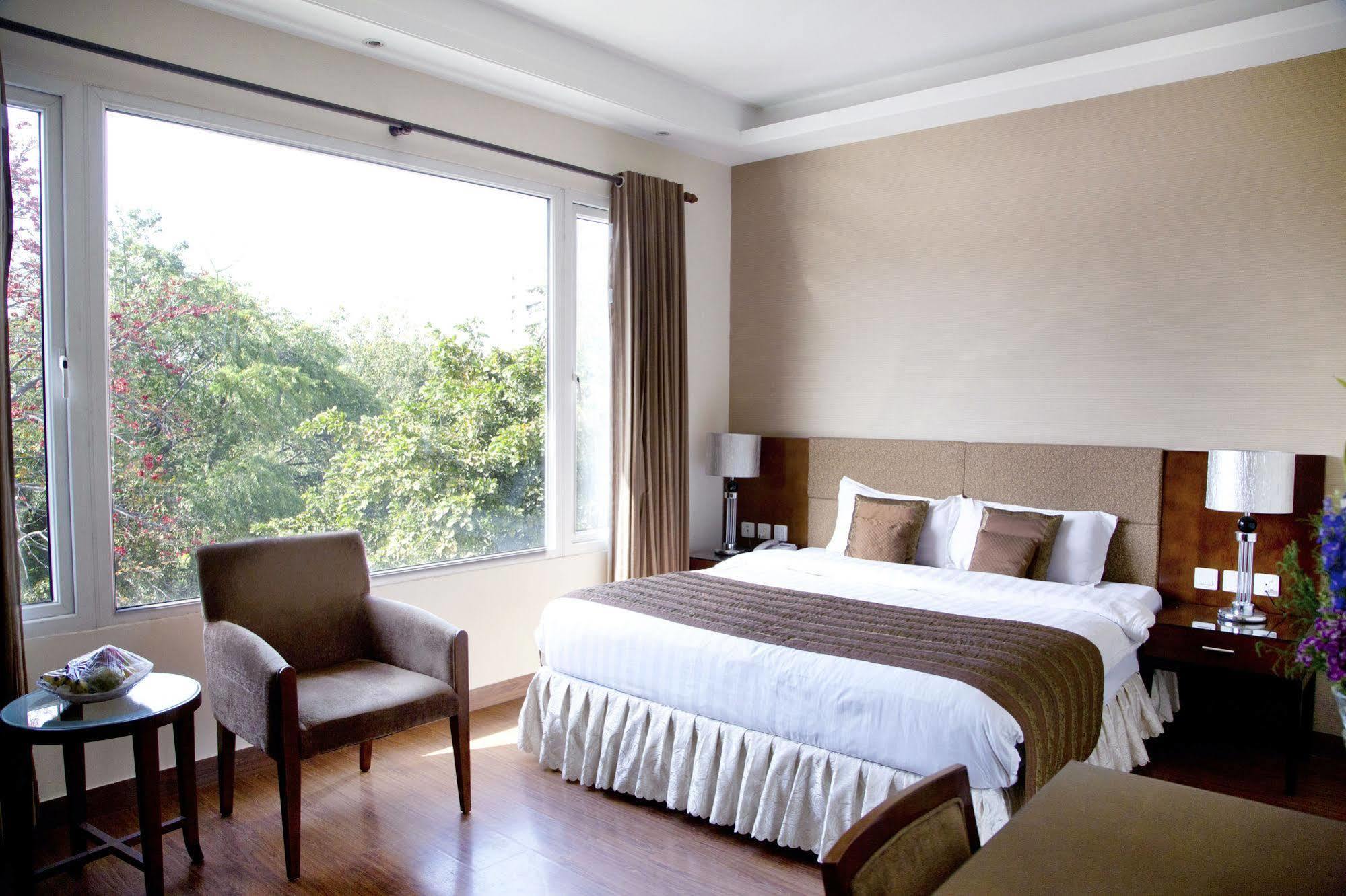 Alpina Hotels & Suites New Delhi Exterior foto